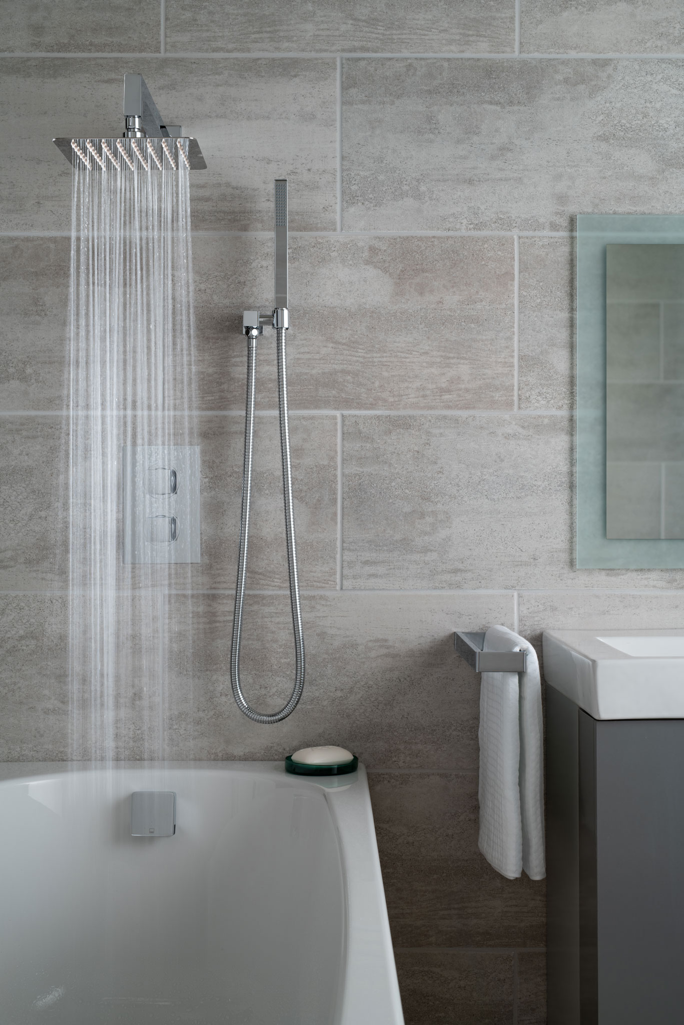 3 way thermostatic shower valve with bath filler, shower head and mini shower kit